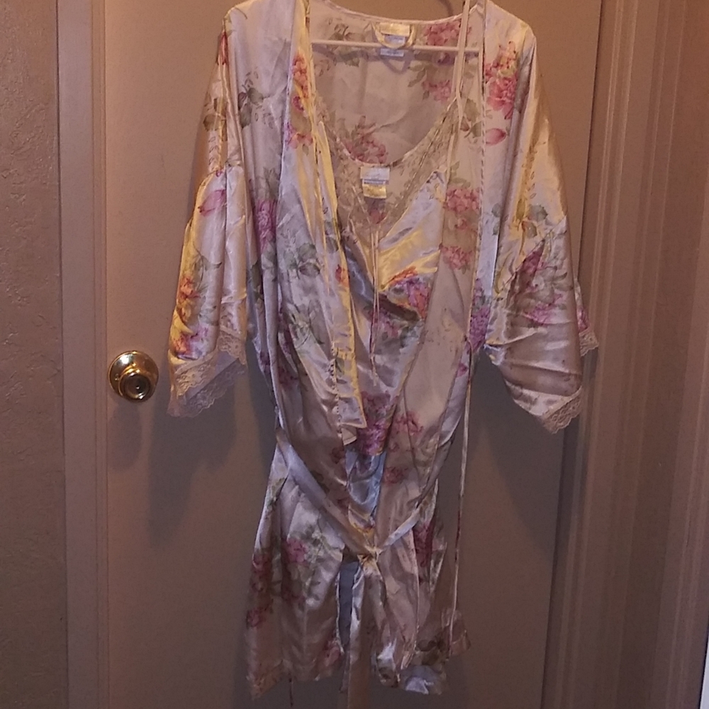 Secret Treasure 3 piece New